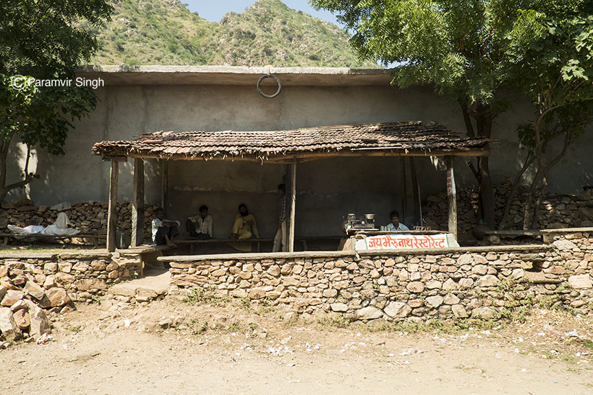 Chai Tapri near Badi Talao in Udaipur