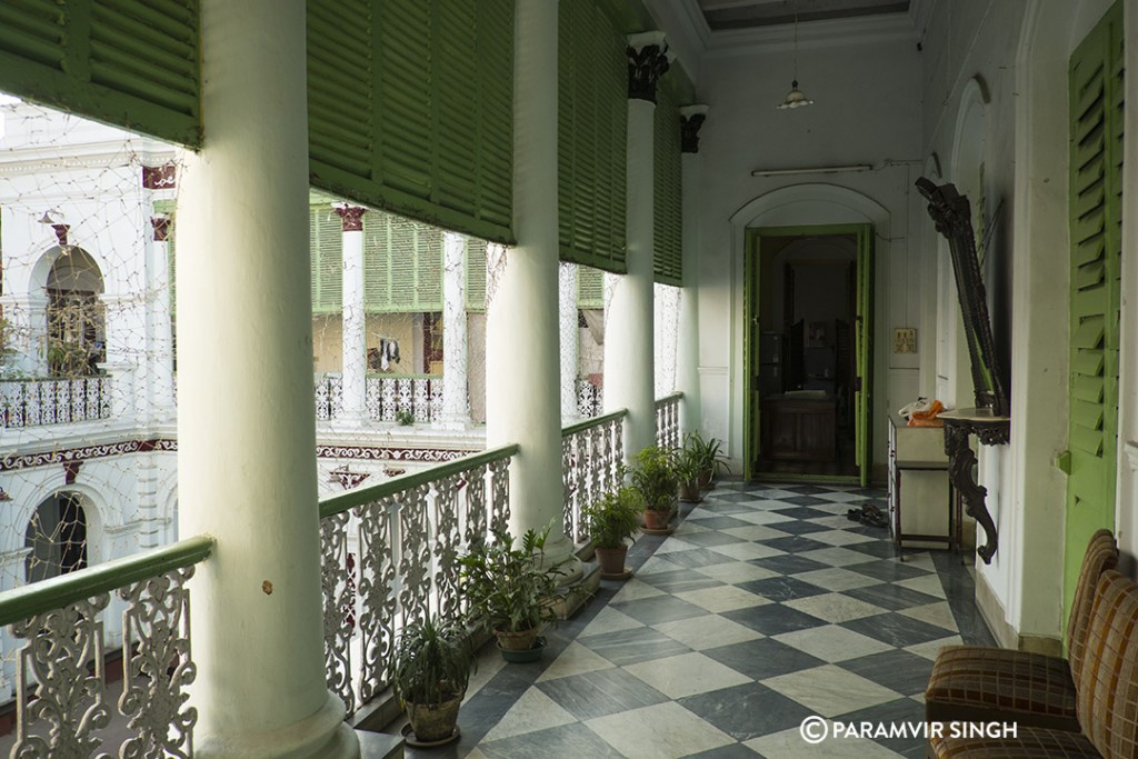 Inside Laha Bari Kolkata