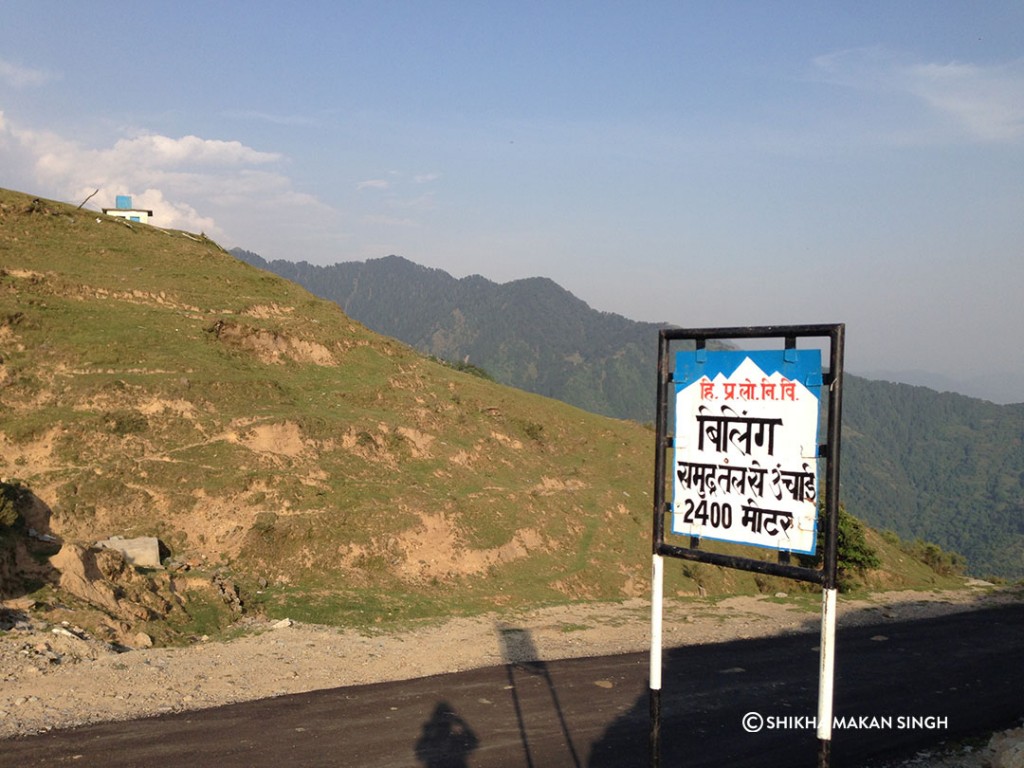 Billing at some 2400 metres above mean sea level, is considered one of the world's best paragliding spots.