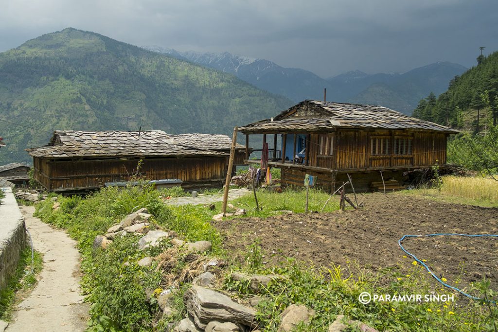 Nashala houses and mountains.