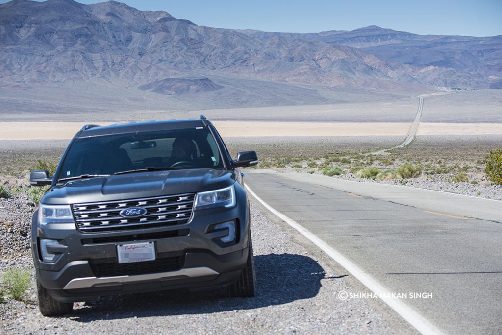 Ford Explorer in Death Valley National Park