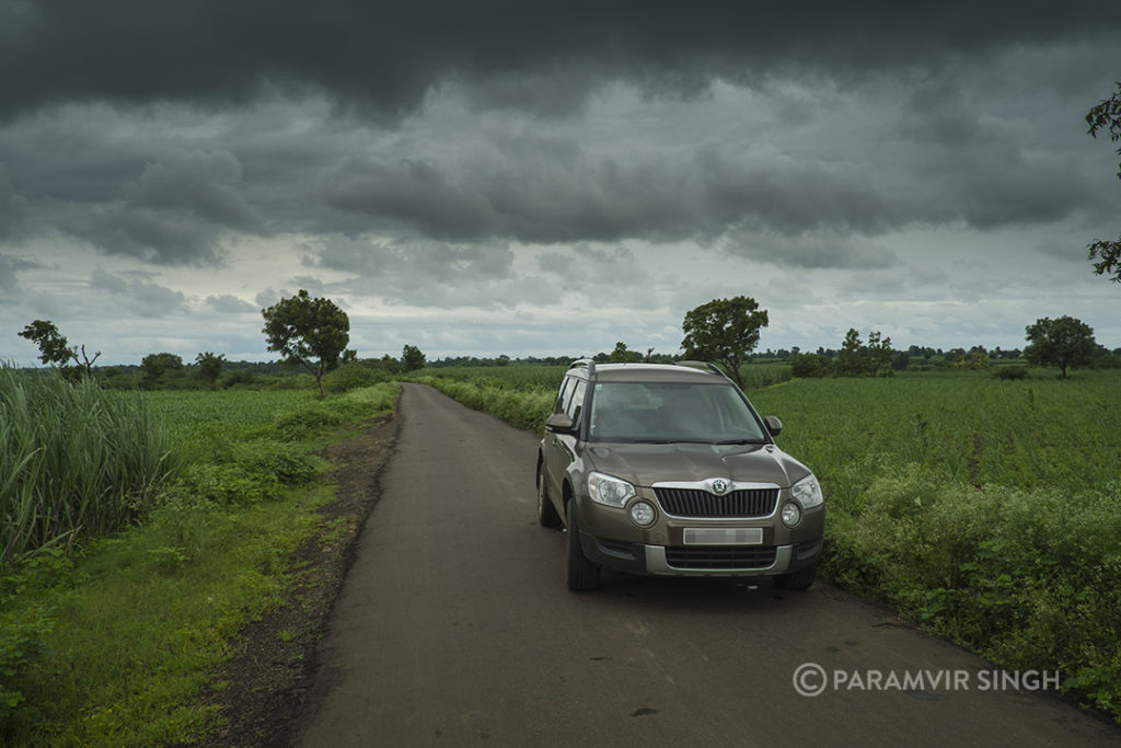 Skoda Yeti In Monsoons Dar Clouds